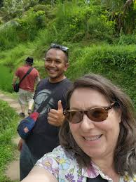 Looking for a driver from Lovina to Legian