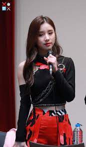 Pin Oleh Cheese Kimbap Di Heejin Loona