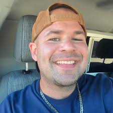 Are there outdoor movie events in Lorain, Ohio?