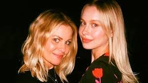 Natasha Cameron's Instagram, Twitter & Facebook