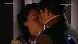 Elisa le propone a Ciro pasar su primera noche juntos