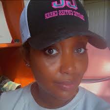 Derron Black's Instagram, Twitter & Facebook