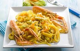 Maybe you would like to learn more about one of these? Tagliolini Con Scampi Fiori Di Zucca E Zafferano