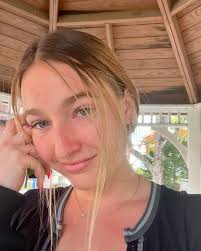 linds 🦕 (@lindsayshean) · Instagram photos and Reels