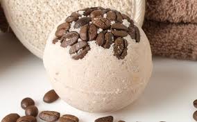 Badekugeln Mit Kaffee Aroma Lassen Sich Ganz Einfach Selber Machen Wie Das Geht Und Welche Zutate Badekugeln Selber Machen Badezusatz Selber Machen Badekugeln