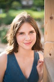 Elizabeth Kroeger's Instagram, Twitter & Facebook