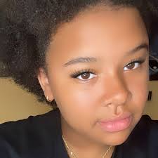 Jazmin Riley's Instagram, Twitter & Facebook