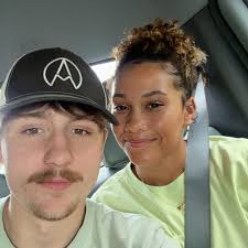 Who is a good farrier in the Magee and Mize area?