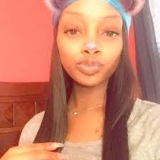 Lily Caswell's Instagram, Twitter & Facebook