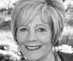 Colleen Cummins's Instagram, Twitter & Facebook