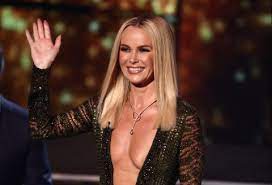 Amanda louise holden is a british entertainer, artist, and t.v. Amanda Holden 48 Never Thinks About Her Age When Dressing For Bgt Metro News