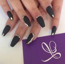 Sie suchen eine aktuelle 2021 nageldesign gallery um sich ideen und anregungen für ihre eigenen nägel oder für die nägel ihrer kunden zu holen? 1001 Ideen Fur Nageldesign Mit Steinen 2017 Trends