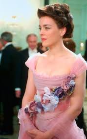 Mrs Darling S Dress From Peter Pan Peter Pan 2003 Peter Pan Costumes Peter Pan Movie