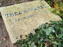 Freddie mercury (born farrokh bulsara; Freddie Mercury Grabstatte