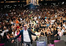 Hora de el salvador, sin. En Pleno Concierto Calenos Le Cantaron El Cumpleanos A Marc Anthony