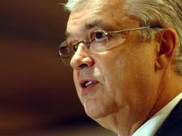 Former CEO to make $420 million payback