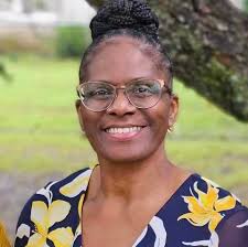 How to contact former Paul Quinn College students Lynette Phillips and  Annie Green?