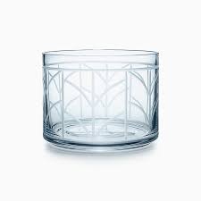 Die atlas® kollektion ist eine studie des stils in seiner wesentlichkeit. Glass Vases Tiffany Co