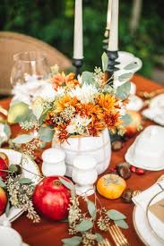 A Vintage Yet Modern Thanksgiving Table Setting Modern Thanksgiving Thanksgiving Table Decorations Modern Thanksgiving Table