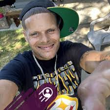 Anthony Lipscomb's Instagram, Twitter & Facebook