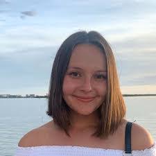 Lynda Suarez's Instagram, Twitter & Facebook