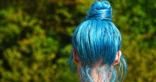 Mengapa seseorang menyemir rambut dengan warna hitam? Isi Waktu Karantina Ini 8 Cara Mengecat Rambut Di Rumah Popmama Com