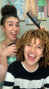 🦁 Tengo a Dios, mis padres y a ustedes en mi vida ✨ Gracias por sus  mensajes de cumpleaños 🫶🏻 los quiero 🙏🏻🤍 feliz jueves 🙌🏻