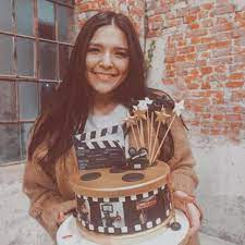 1 ocak 1996, ankara), türk şarkıcı, söz yazarı ve edebiyat öğretmeni. Tugce Kandemir Aslen Nereli Biyografi Sitesi