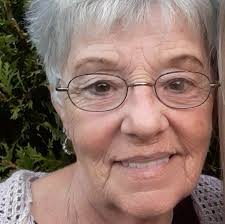 Gloria Hauck's Instagram, Twitter & Facebook