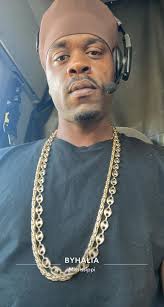 Truck Drivers' Experiences with In and Out of Truck Pictures