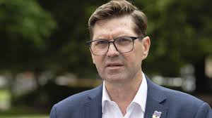 Toowoomba mayor Geoff McDonald urges Qld government to use waste levy  funding for new recyling facility in region