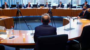 Germany has tapped mark branson from swiss financial regulator finma to head its beleaguered financial watchdog bafin, the finance ministry said on monday. Schweizer Finma Chef Branson Wird Neuer Bafin Prasident Zdfheute