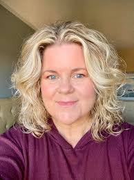 I feel very fortunate every day being able to do things I love! I get to be  creative, chat with some amazing customers who have turned into special  friends 💗 and build