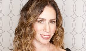 Lisa Lally's Instagram, Twitter & Facebook