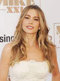 Here's what sofia vergara's natural hair looks like, and it isn't brown. Sofia Vergara S Natural Hair Color Popsugar Beauty