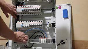 Orice schemă de conectare necesită un dispozitivreprezentând consumul de energie electrică. Tablou Electric Trifazic Youtube