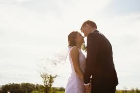 Geht es um glückwunschkarten zur hochzeit für werdende eltern, dann gibt es neben der humorvollen variante natürlich auch noch andere möglichkeiten, wie sie bei der auswahl von hochzeitssprüchen vorgehen können. 100 Hochzeitswunsche Auf Dass Die Liebe Auf Ewig Wahrt