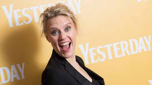 Saturday night live kate mckinnon snl 2020 election. Snl Kate Mckinnon Crashes Cold Open As Trump Warning Greta Thunberg