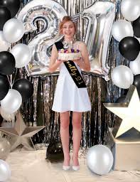 Shop for 21st birthday banners, bunting, centrepieces, hanging decorations and more. Foil Curtain Sash And Balloons Cake Topper 21st Birthday Decorations Silver And Black With Number Foil Balloons Event Party Supplies Home Kitchen
