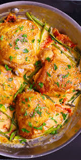Creamy Mozzarella Chicken Thighs With Asparagus Sun Dried Tomatoes Easy Weeknight Weeknight Dinner Recipes Easy Chicken Dinner Recipes Sunday Dinner Recipes