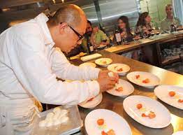 What Mr Ramirez Is Doing At Brooklyn Fare S Chef S Table Is Entirely His Own Production A Kind Of Sui Generis Exercise In Pe Chefs Table Chef Ny Restaurants
