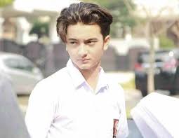 Parasnya yang cantik membuat dirinya cepat sekali terkenal. Biodata Bryan Domani Profil Fakta Unik Agama Foto Karier Lengkap Klik Website Untuk Melihat Lebih Banyak Biografi Aktor Fotografi Remaja Profil