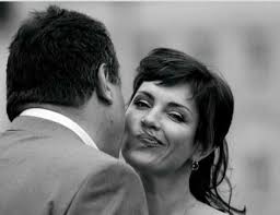 اذا جوزك في يوم عيد الام وكان ايده فاضية وقلك كل سنة وانتي طيبة شو ردك😂 ·  جولة الكاميرا في حلب Streets in Aleppo · Facebook