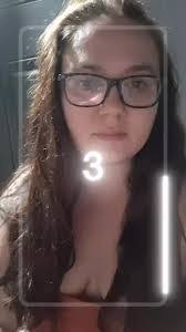 Kayla Merrick's Instagram, Twitter & Facebook