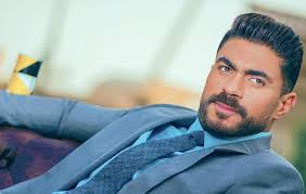 في موقع التصوير زوجة خالد سليم و ابنتيه يحتفلون بعيد ميلاده character fictional characters john