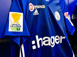 Le maillot de foot collector rcs est le maillot que vous devez avoir au risque de ne plus les trouver par la suite car ils sont en quantité très limitée ! Racing Club De Strasbourg Alsace Ar Twitter Voici Le Maillot Que Porteront Les Strasbourgeois Ce Soir Pour Rcsalosc Outre Les Partenaires De La Coupeliguebkt Hagergroup Partenaire Principal Du Rcsa S Affiche En