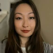 Amy Ash's Instagram, Twitter & Facebook