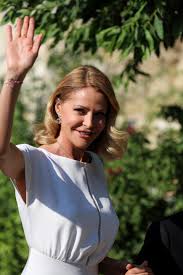 Check spelling or type a new query. Oi Prwtes Fwtografies Ths Tzenhs Mpalatsinoy Nyfhs Lith Kai Klasath Eikona Zwh Iefimerida Gr