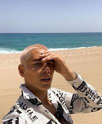 Rosé新歌MV男主角Evan Mock本人帥到男女都愛，私下造型根本行走時髦典範| Marie Claire美麗佳人| LINE TODAY