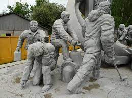 Firefighters and cleanup crews were dispatched to chernobyl right away in an attempt to contain and clean up the disaster. The Monument To The Firefighters Who Worked To Liquidate Chernobyl Chernobyl Chernobyl Liquidators Monument